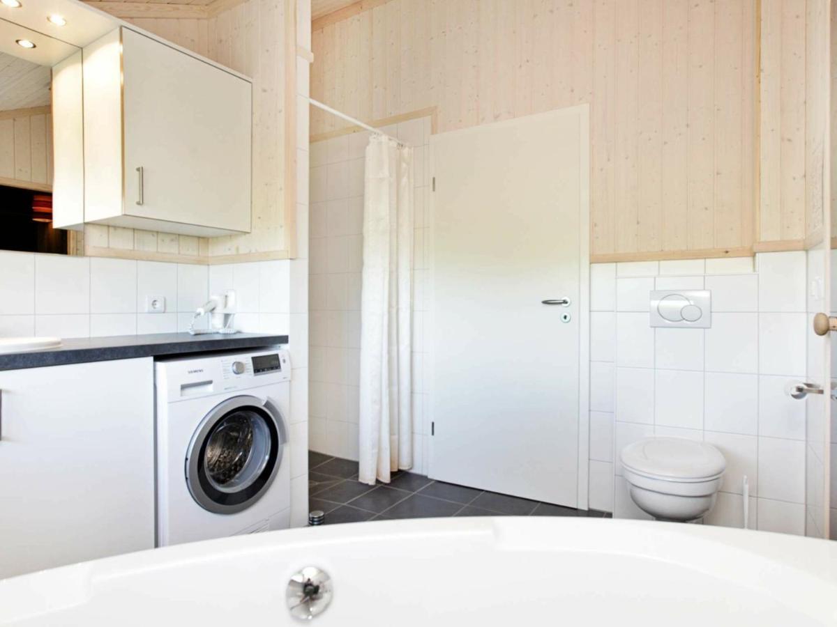 Three-Bedroom Holiday Home In Grossenbrode 8 객실 사진